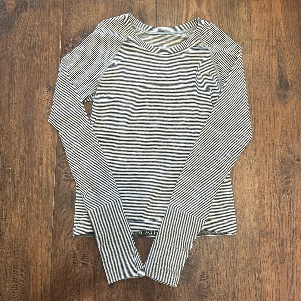 Lululemon long sleeve swiftly tech size 6